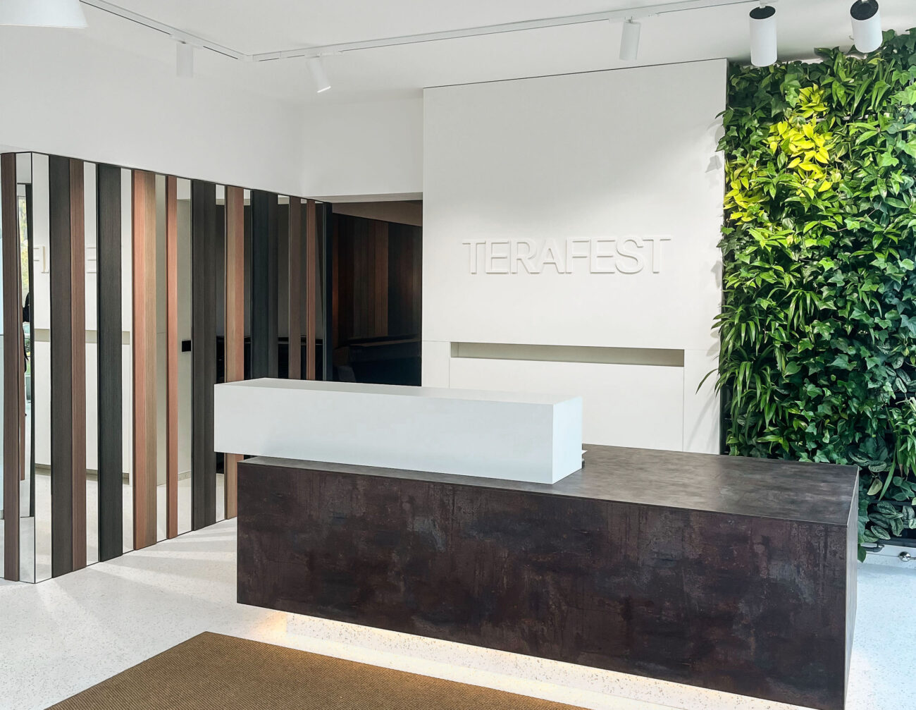 Showroom2